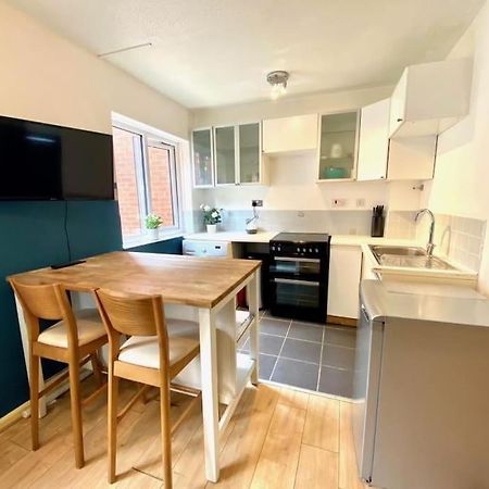 リーズLovely Apt In City Centre Leedsアパートメント エクステリア 写真